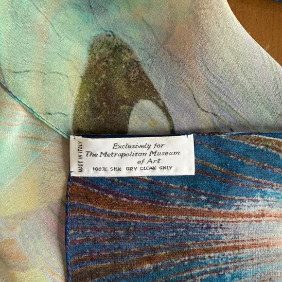 Metropolitan Museum Of Art Silk Scarf MMA Made In Italy Peacock Feather Sheer - Picture 3 of 8